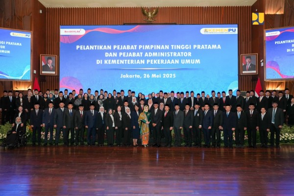 Lantik 19 Pejabat Tinggi Pratama dan 54 Pejabat Administrator, Menteri Dody Tekankan Budaya Integritas
